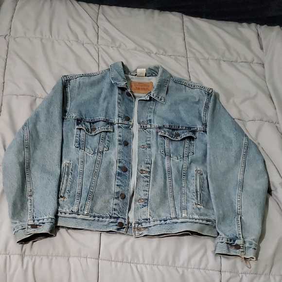 Levi's Light Blue Denim Jacket - Picture 5 of 10